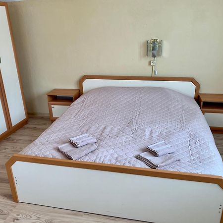 Съни Хаус Маджаре Къща за гости Екстериор снимка